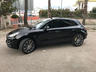 PORSCHE Macan - 2016