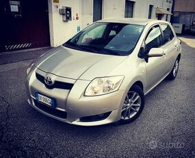 TOYOTA Auris - 2009