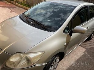 TOYOTA Auris - 2009