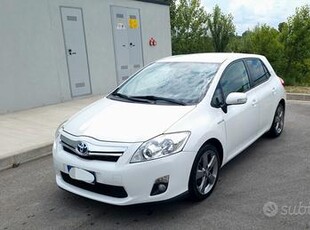 Toyota Auris hybrid 2012