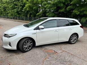 TOYOTA Auris SW 1.8 Hybrid Louge - 2013