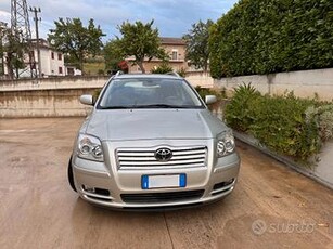 Toyota Avensis 2.2 D-4D 16V Station Wagon