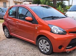 Toyota Aygo 1.0 12V VVT-i 3 porte Orange Connect