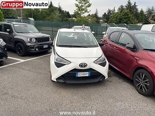 Toyota Aygo X-BUSINESS LIGHT MY21