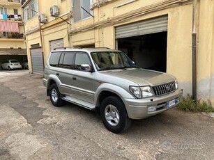 TOYOTA Land Cruiser - 2001