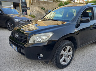 Toyota Rav 4 2.0 D 136cv Luxury