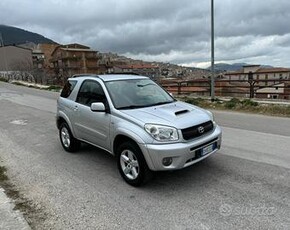 Toyota RAV 4 RAV4 2.0 Tdi D-4D cat 3 porte Sol