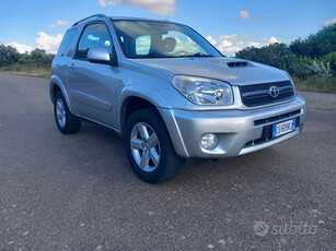 Toyota rav 4 tdi con gancio traino