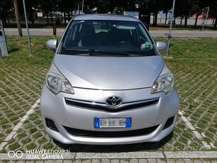 TOYOTA Verso-S - 2011