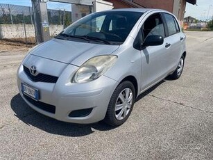 Toyota Yaris 1.0 5 porte