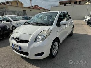 TOYOTA Yaris 1.0 5 porte Sol