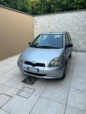 Toyota yaris 1000 benzina