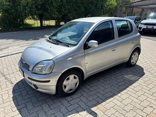 TOYOTA Yaris 1.0i 16V cat 5 porte OK NEOPATENTAT