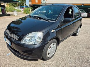 Toyota Yaris 1.0i 16V cat 5 porte Sol Neopatentato