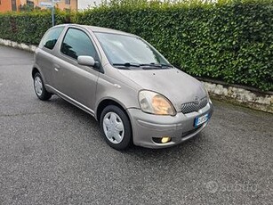 TOYOTA YARIS 1.3i 16V SOL