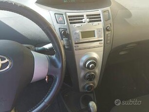 TOYOTA Yaris - 2006