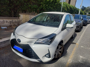 Toyota yaris 1.0 vvt-i active