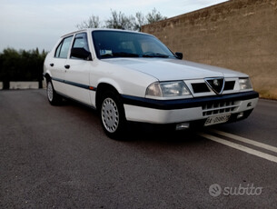 Usato 1993 Alfa Romeo 33 1.4 Benzin 88 CV (3.000 €)