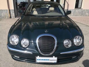 Usato 2001 Jaguar S-Type 3.0 Benzin 238 CV (9.950 €)