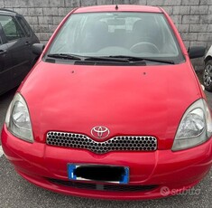 Usato 2002 Toyota Yaris 1.0 Benzin 68 CV (2.000 €)