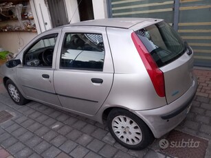 Usato 2003 Fiat Punto 1.2 Benzin 60 CV (900 €)