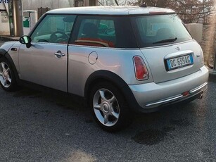 Usato 2006 Mini ONE 1.6 Benzin 90 CV (4.000 €)