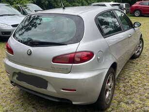 Usato 2008 Alfa Romeo 147 1.6 Benzin 105 CV (2.600 €)