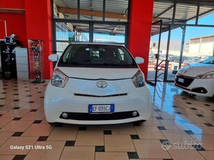 Usato 2010 Toyota iQ Benzin (5.400 €)