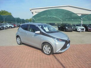 Usato 2016 Toyota Aygo 1.0 Benzin 69 CV (8.900 €)