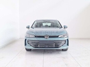 Usato 2024 VW Passat 1.5 El_Benzin 150 CV (42.000 €)