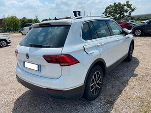 Volkswagen Tiguan 2.0 tdi Life 150cv dsg INCIDENTA