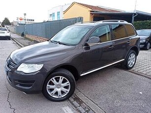 Volkswagen Touareg 2.5 R5 TDI DPF tiptronic Exclus