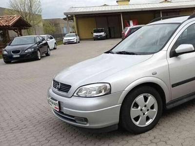 Usato 2003 Opel Astra 1.6 Benzin 103 CV (2.700 €)