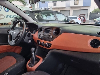 Usato 2014 Hyundai i10 1.0 Benzin 69 CV (6.999 €)