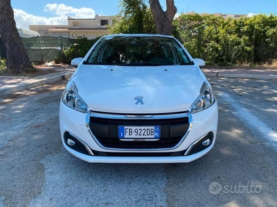 Usato 2015 Peugeot 208 1.6 Diesel 75 CV (9.500 €)