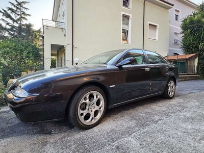 Usato 2001 Alfa Romeo 166 2.4 Diesel 136 CV (5.000 €)