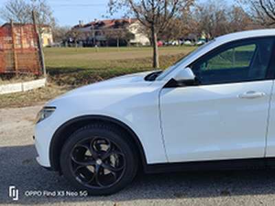 Alfa Romeo Stelvio 2.2 210 CV