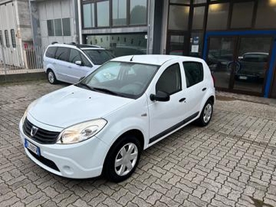 Dacia Sandero 1.6 8v GPL 85cv Blackline NEOPATENTA