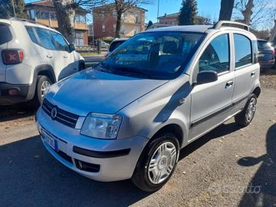 Fiat Panda 1.2 Dynamic Natural Power DISTRIBUZIONE