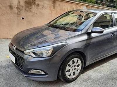 Hyundai i20 1.2 75cv