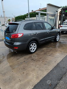 Hyundai Santa Fe 4X4 del 2007 con 7 posti