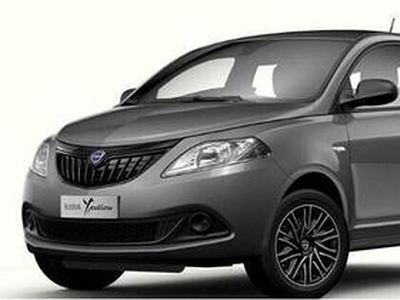 Lancia Ypsilon 1.0 FireFly 5 porte S&S Hybrid Oro