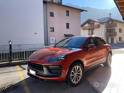 Porsche Macan T papaya