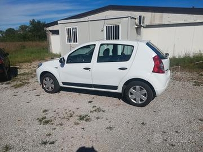 Dacia Sandero 1.2 16v 2010