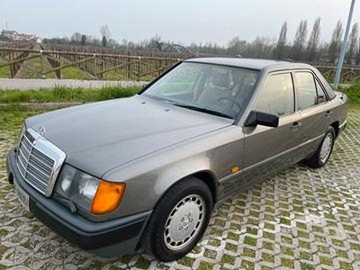 Mercedes 300 E Manuale del 1988