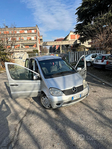 Mercedes Vaneo autocarro 4 posti
