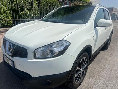 NISSAN Qashqai anno 2011 125,647km come nuova