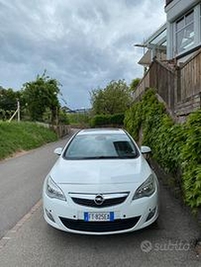 Opel Astra 1.3 CDTI adatta ai Neopatentati