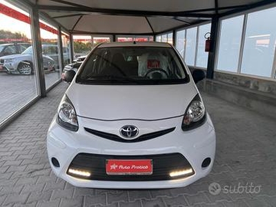 Toyota Aygo 1.0 5P Cool Soda Connect (50 kw) ideal