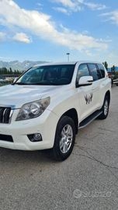 TOYOTA Land Cruiser - 2011